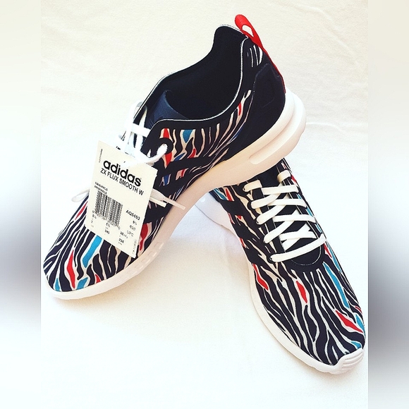 NIB Pair of Womens Adidas Originals "ZX Flux Smooth W" Sneakers - US Size 7 - Picture 2 of 10